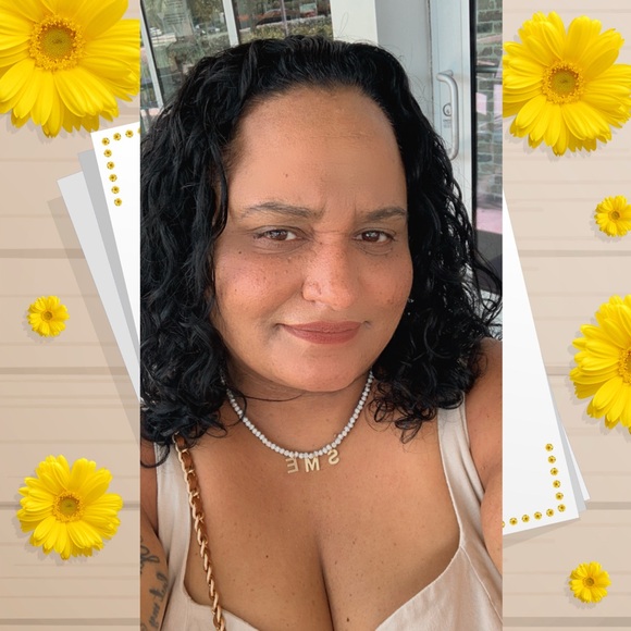 Meet your Posher, Michelle - Picture 1 of 1